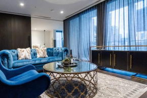 Luxury Melbourne CBD Apt in Iconic QT Building